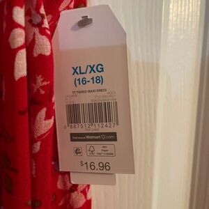 Women’s long sleeveless tiered dress